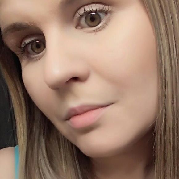 Meet your Posher, Christina - Picture 1 of 1